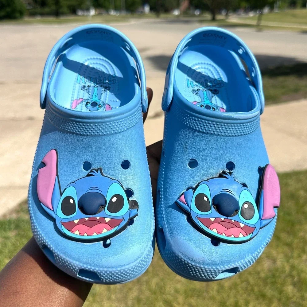 Crocs x Disney Lilo and Stitch Classic Clogs Adult Size M3 W5 - Big Kids Size J3